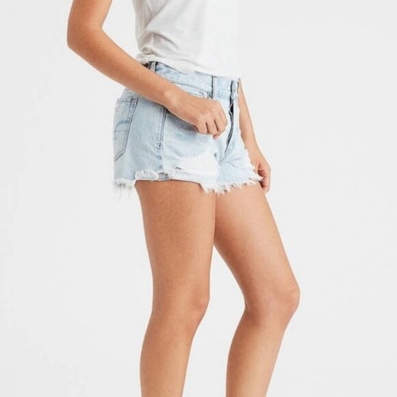 American Eagle  Outfitters Light Wash Distressed Tomgirl Shortie - Picture 1 of 16
